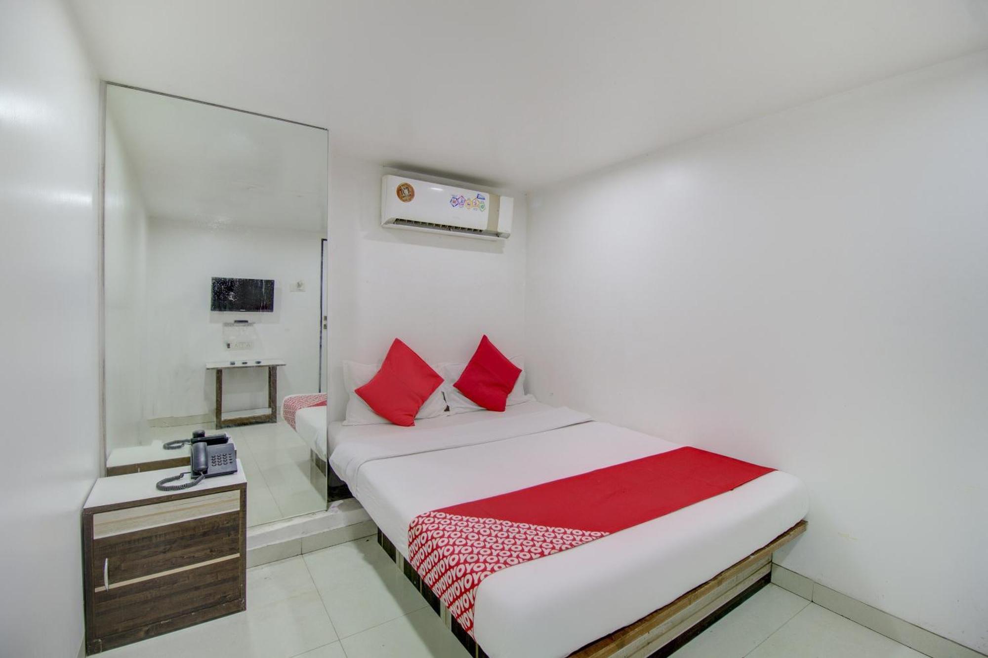 Hotel O Blue Light Near Gateway Of India Mumbai Exteriör bild
